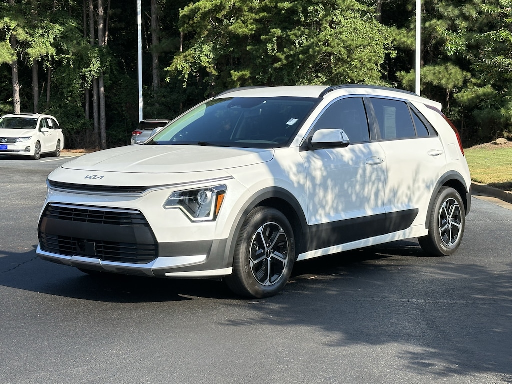 Used 2023 Kia Niro EX FWD SUV