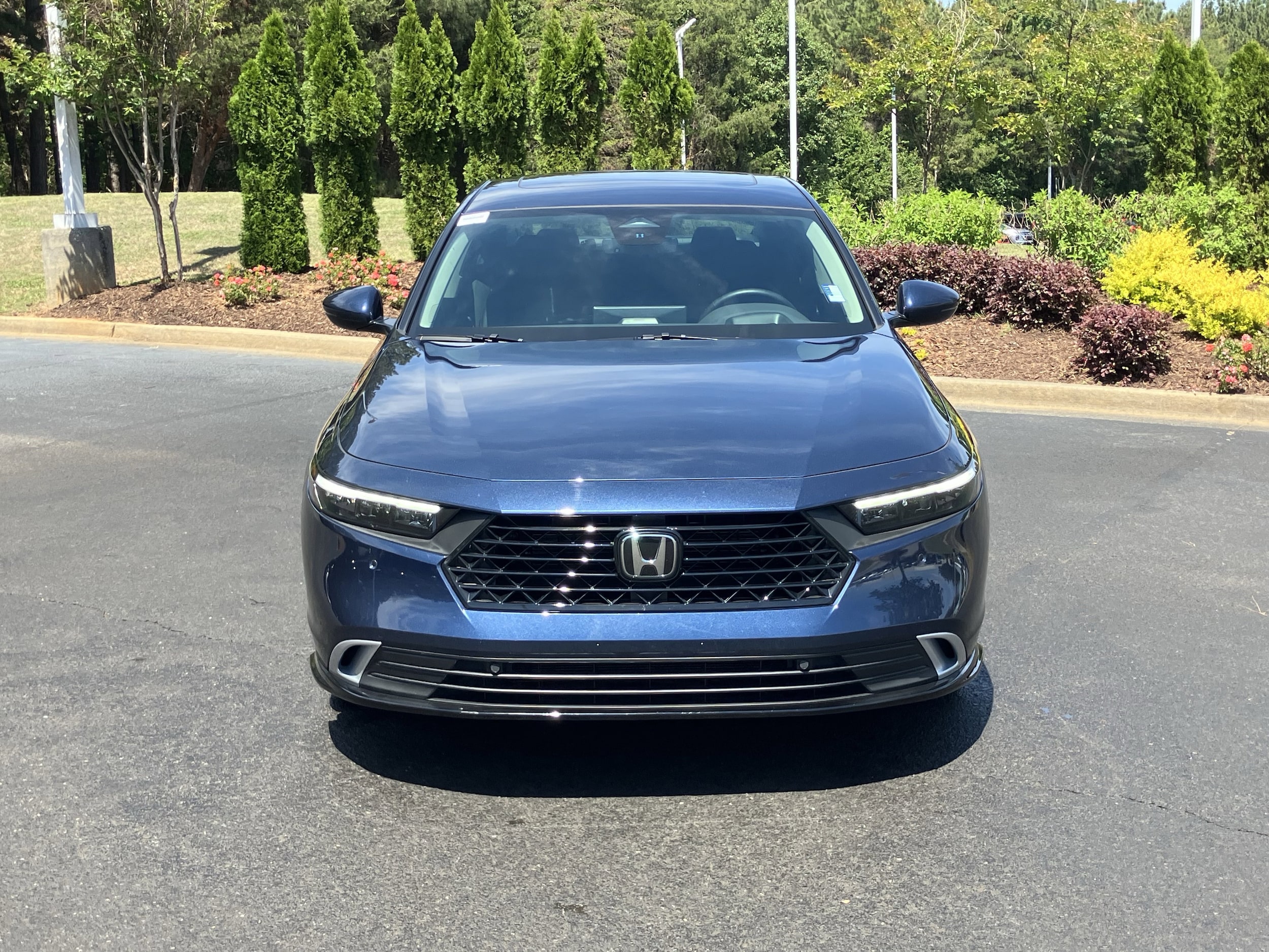 2025 Honda Accord Hybrid Touring Sedan photo 2