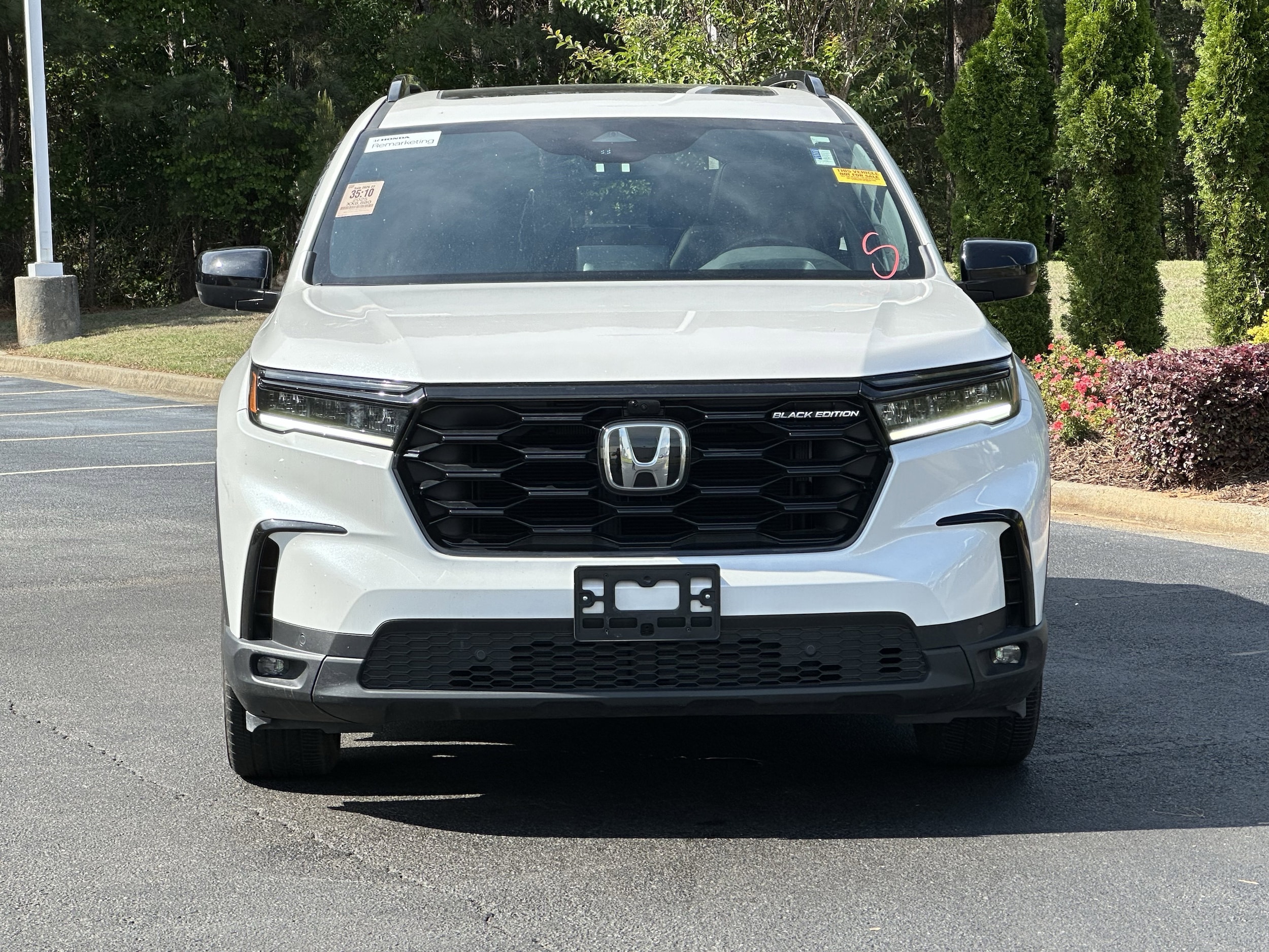2025 Honda Pilot Black Edition AWD photo 3