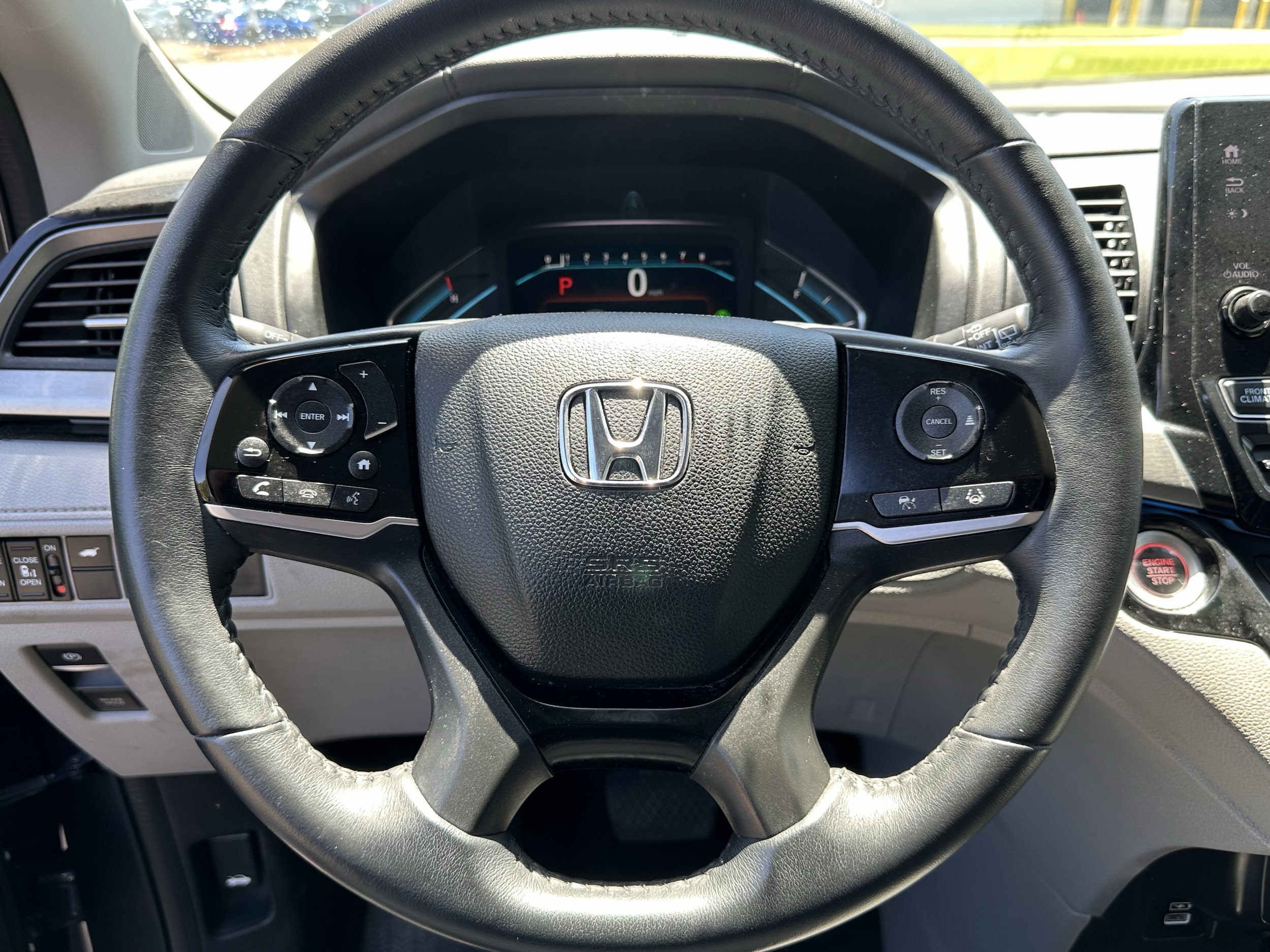 2023 Honda Odyssey Touring Auto photo 6