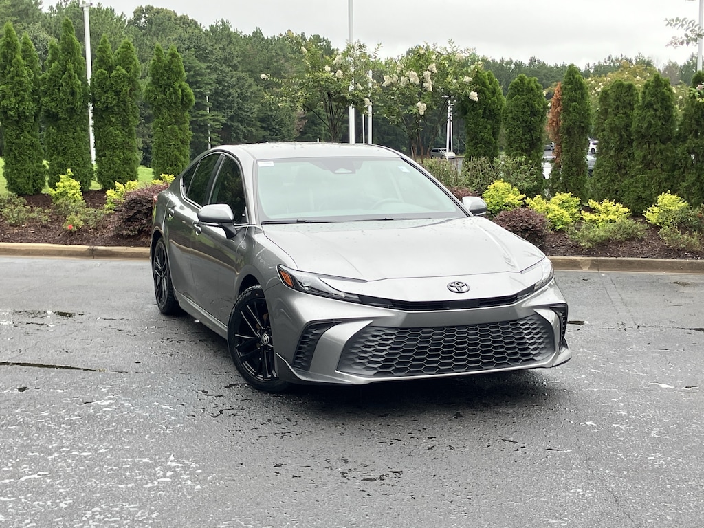 Used 2025 Toyota Camry SE Sedan