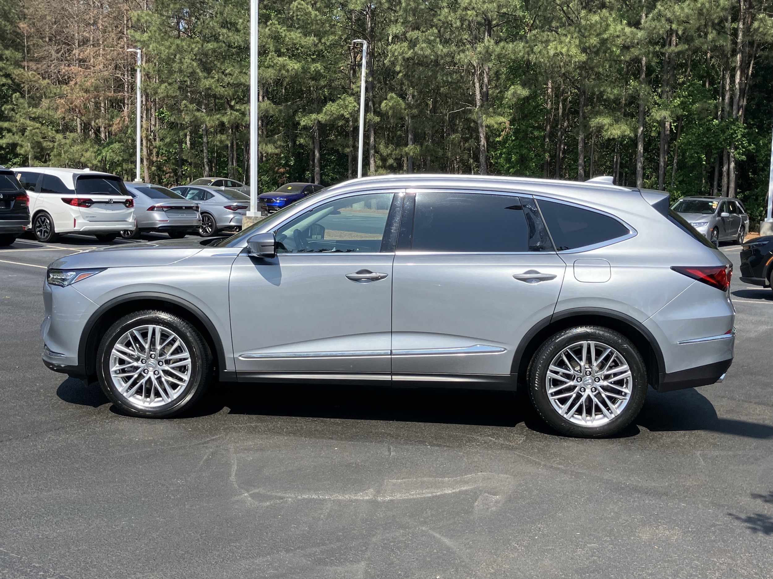 2023 Acura MDX SH-AWD w/Advance Package photo 5