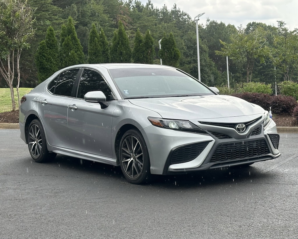 Used 2022 Toyota Camry SE Auto Sedan