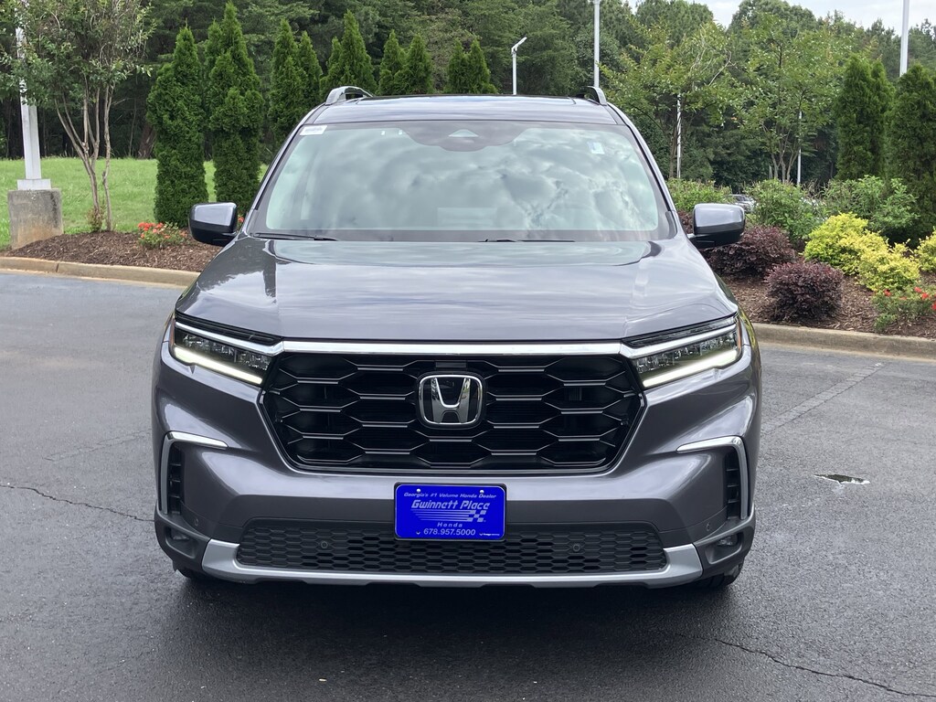Used 2025 Honda Pilot Touring AWD SUV