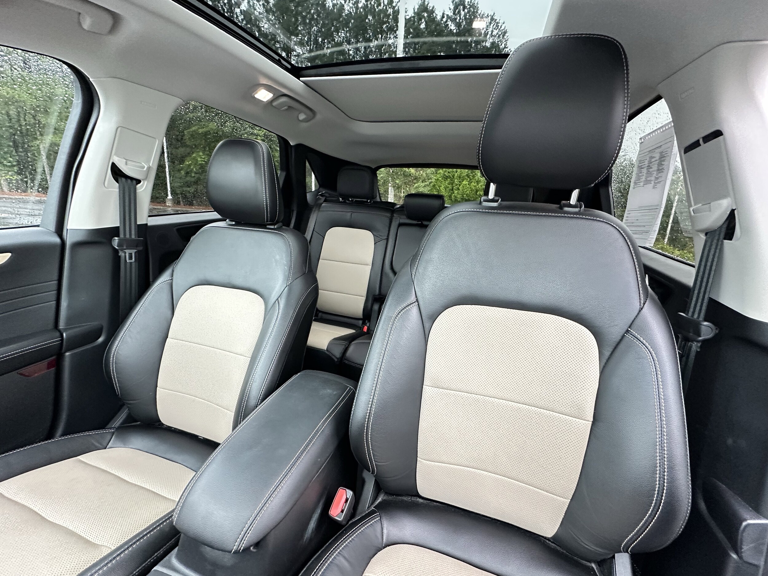 Ford Escape Titanium Hybrid FWD