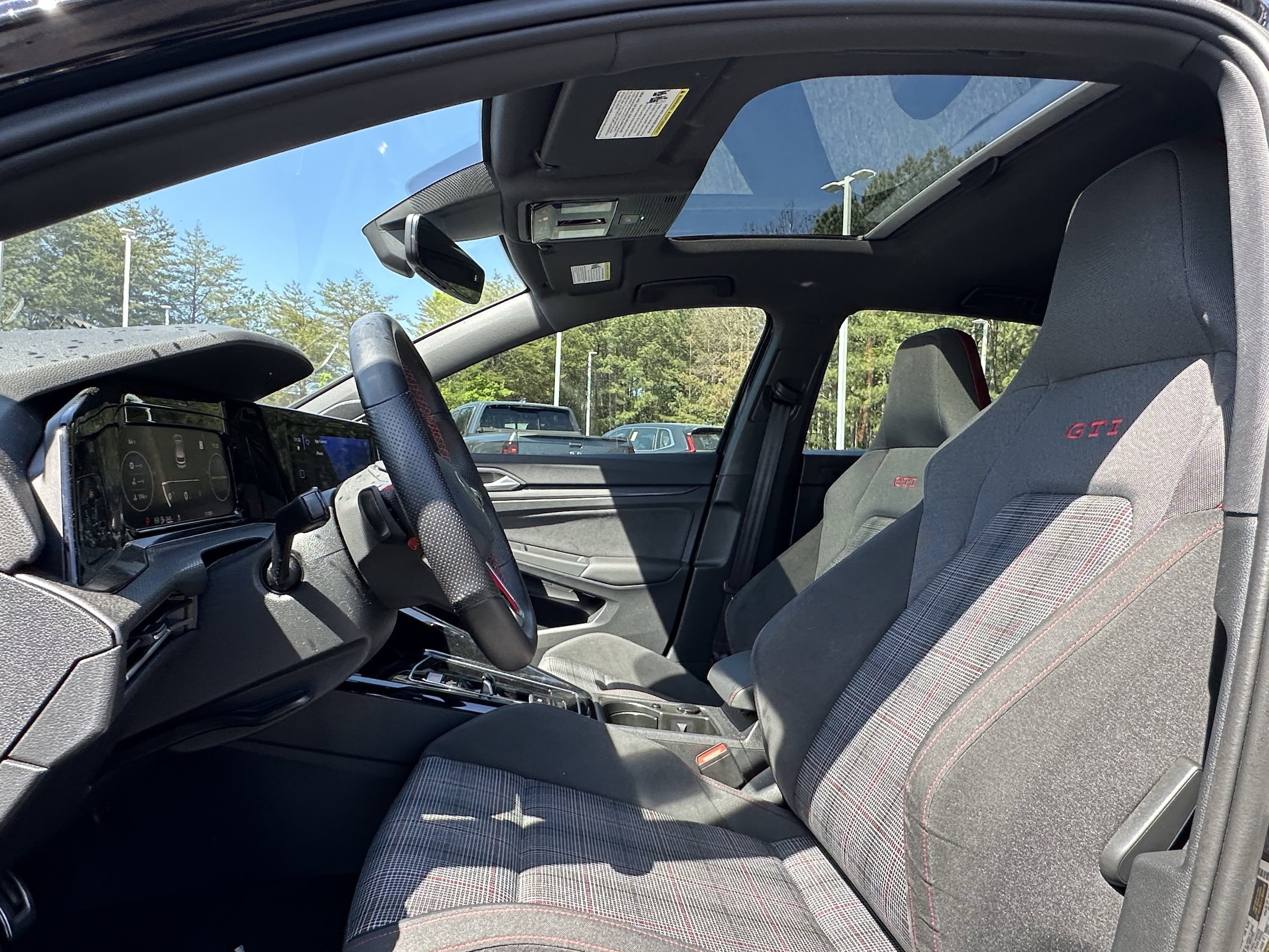 2024 Volkswagen Golf GTI 2.0T SE DSG photo 6