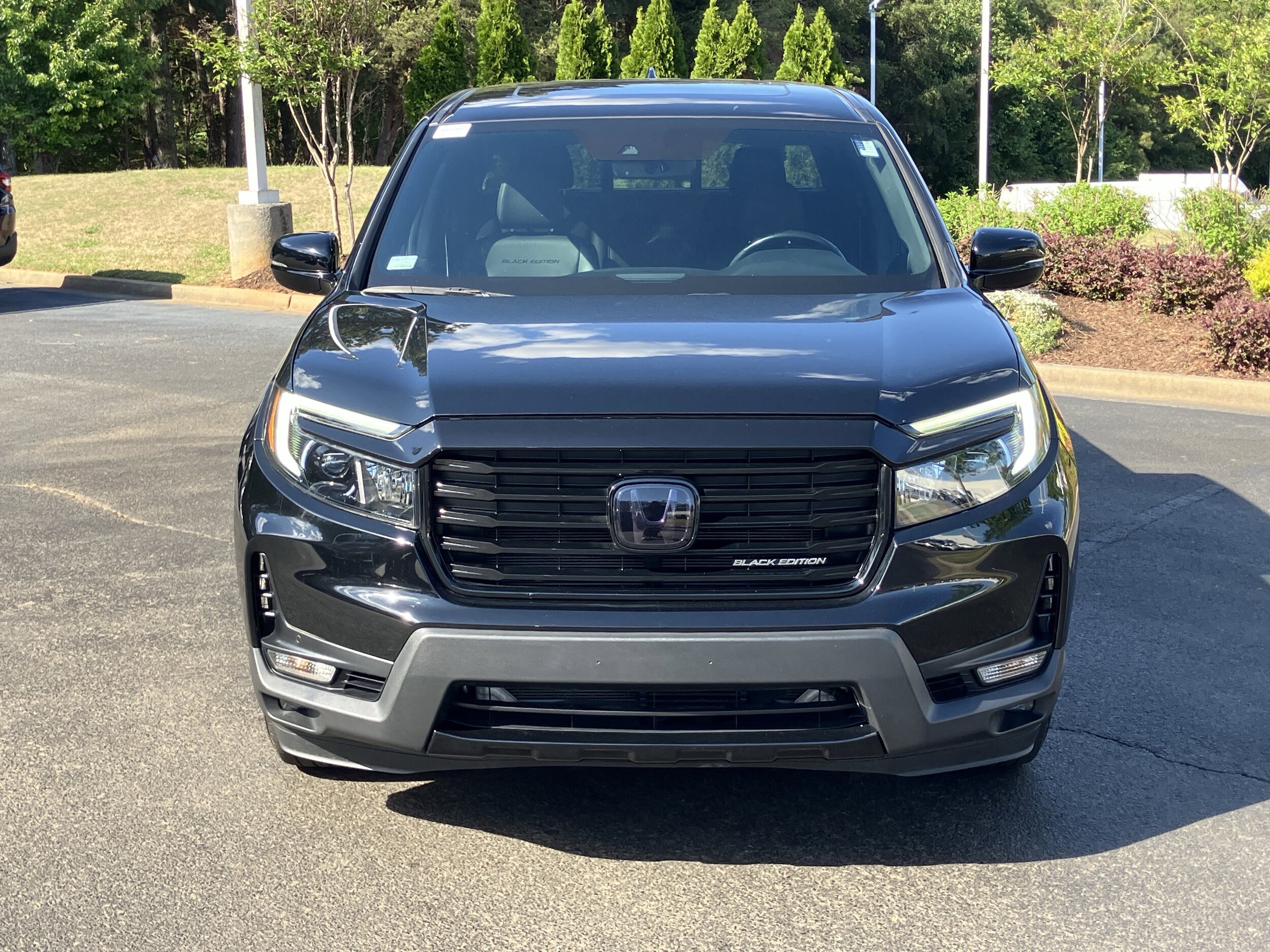 2023 Honda Ridgeline Black Edition AWD photo 2
