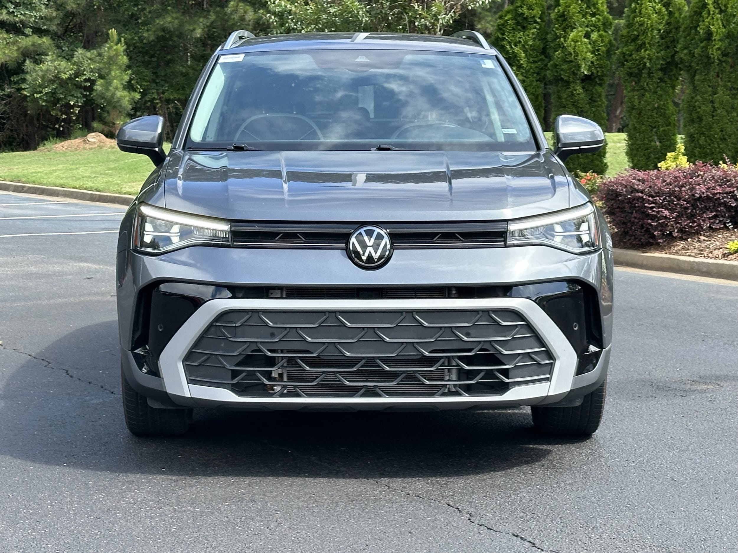 Volkswagen Taos SE FWD