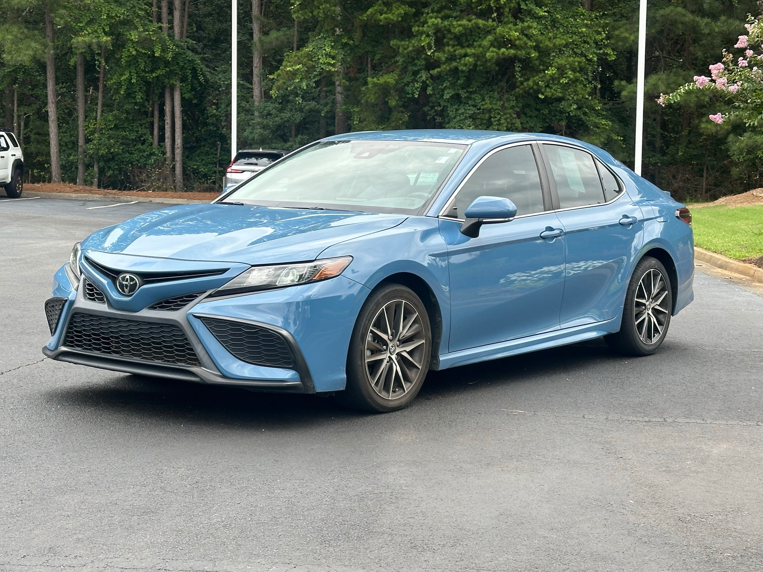 Toyota Camry SE Auto