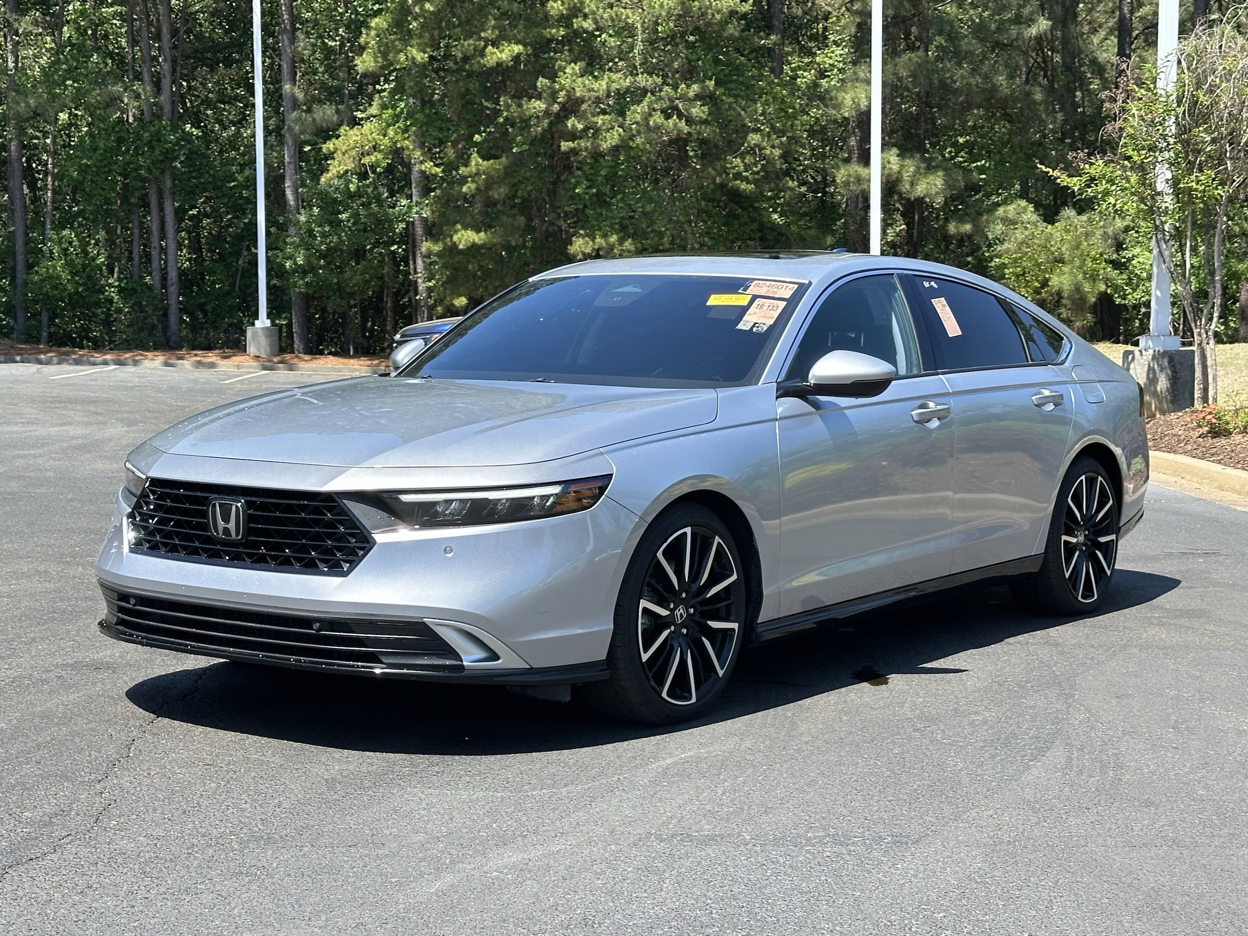 2025 Honda Accord Hybrid Touring Sedan photo 4