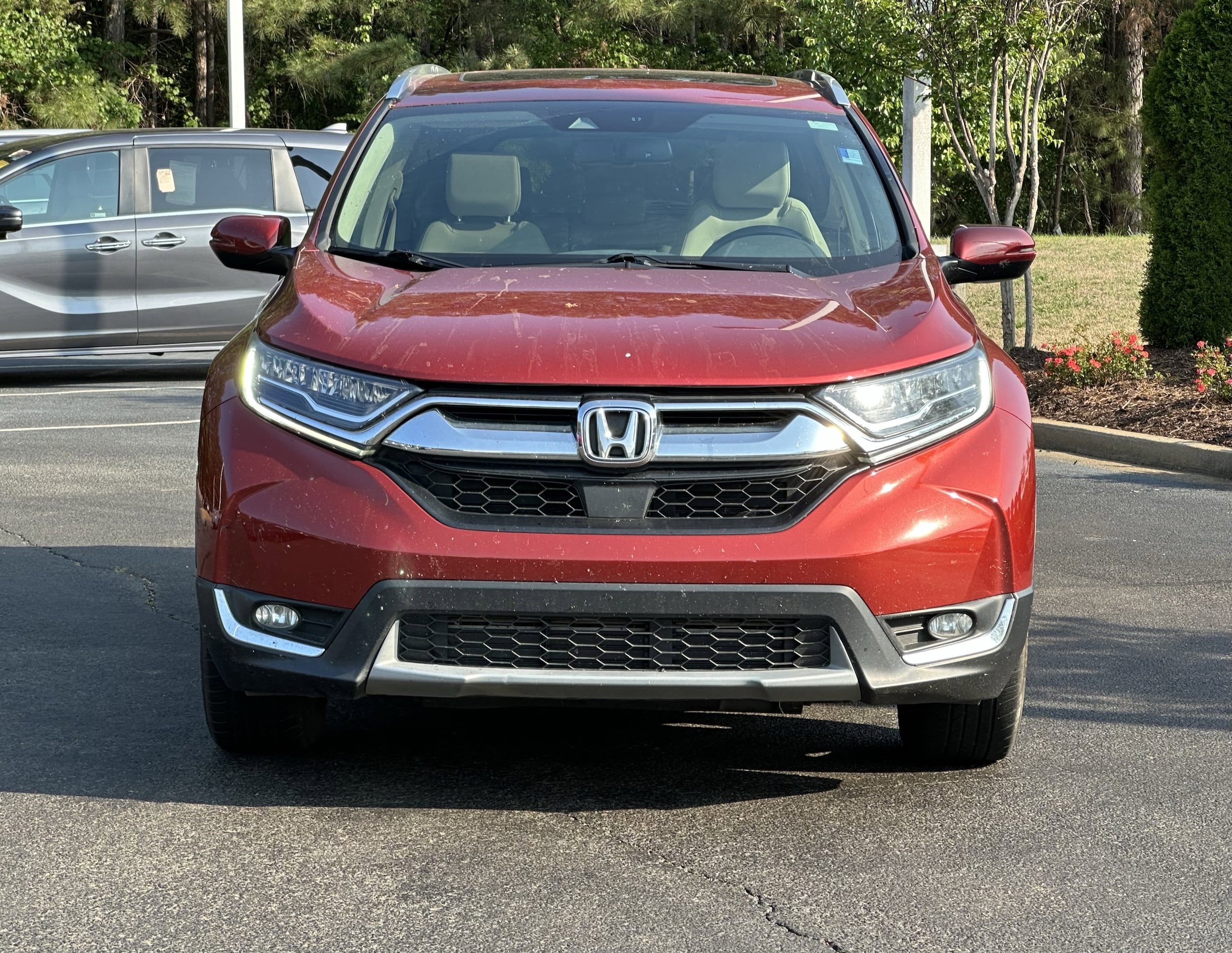 2018 Honda CR-V Touring 2WD photo 2