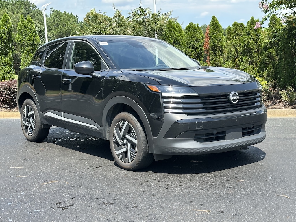 Used 2025 Nissan Kicks SV FWD SUV
