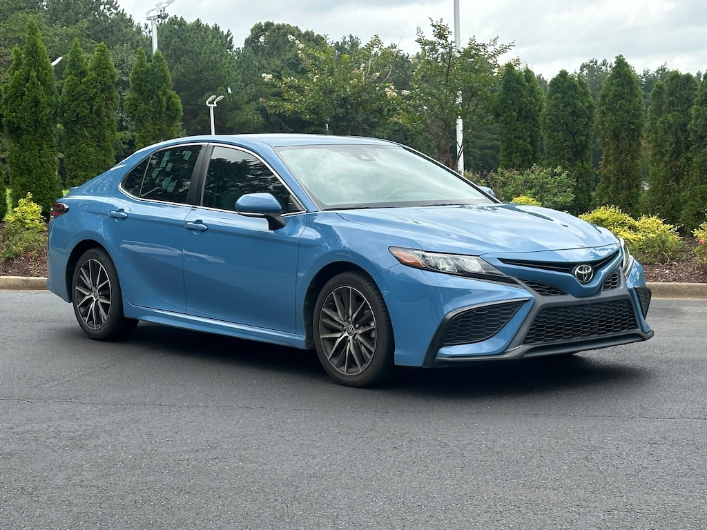 Used 2023 Toyota Camry SE Auto Sedan