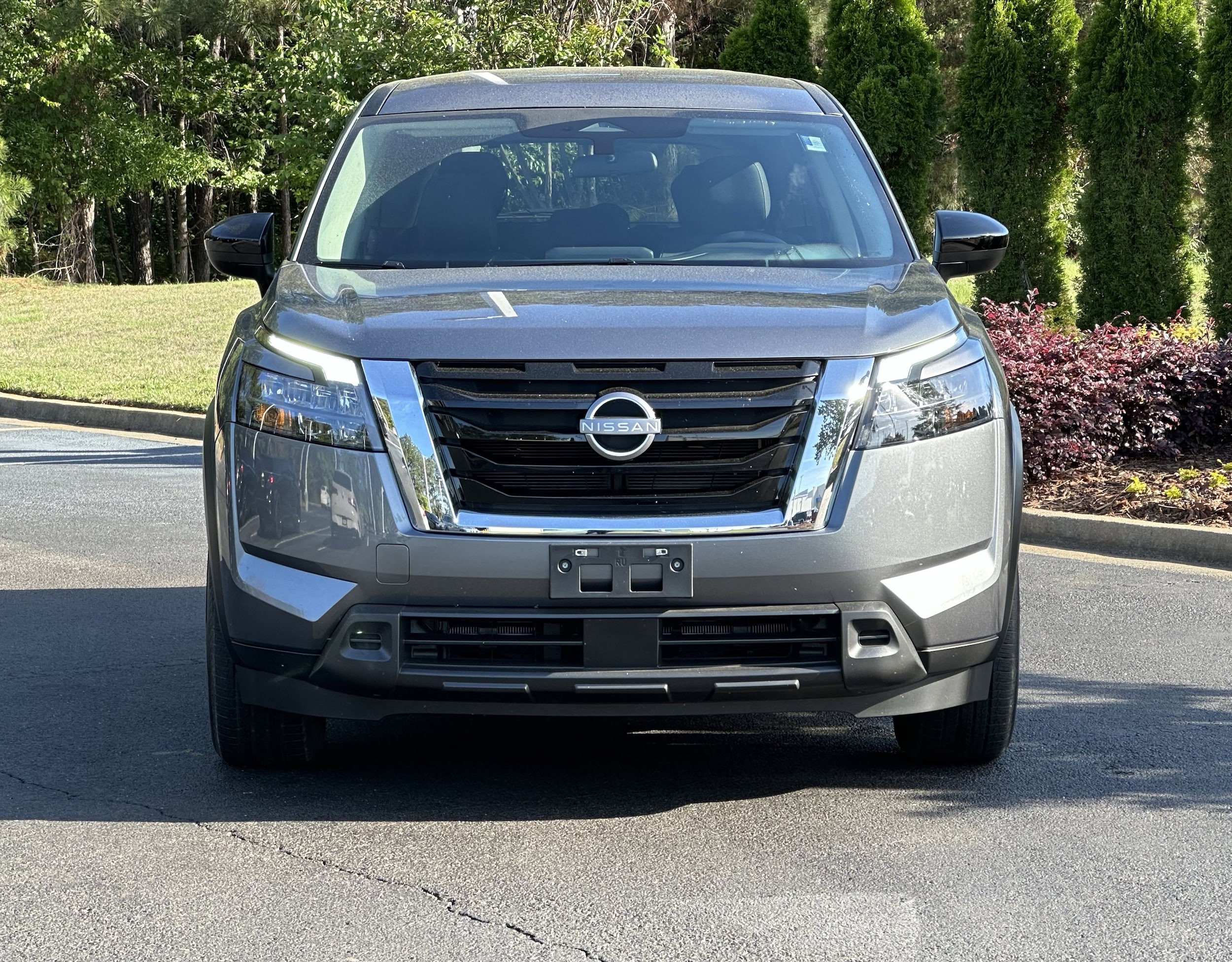 2025 Nissan Pathfinder S 2WD photo 2