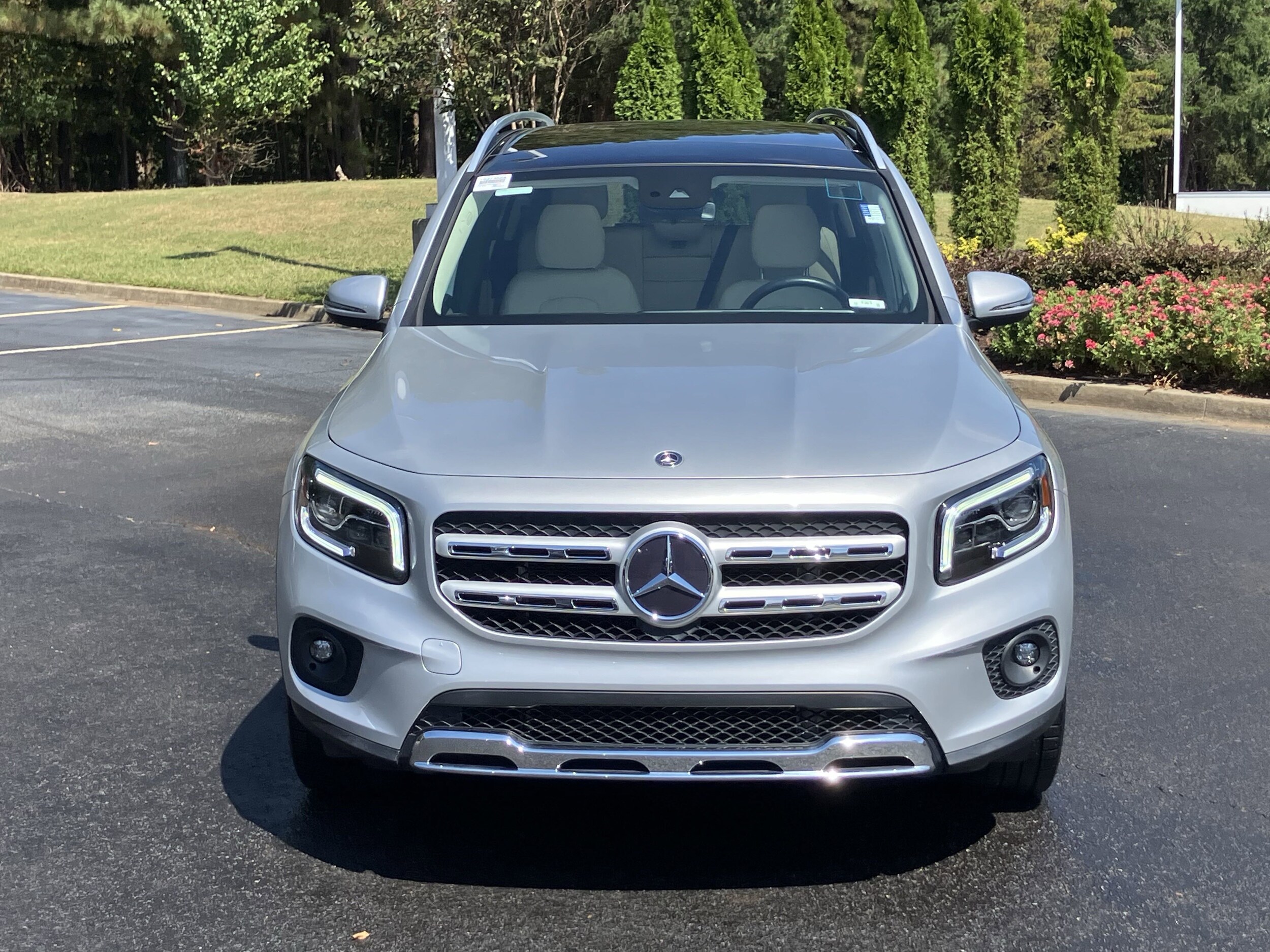 2020 Mercedes Benz GLB 250 photo 2