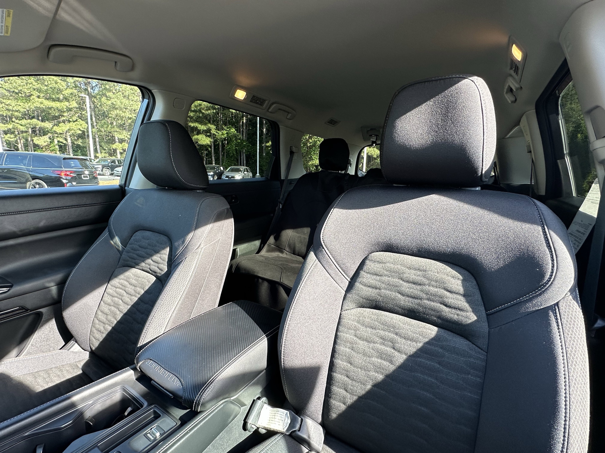 2025 Nissan Pathfinder S 2WD photo 6