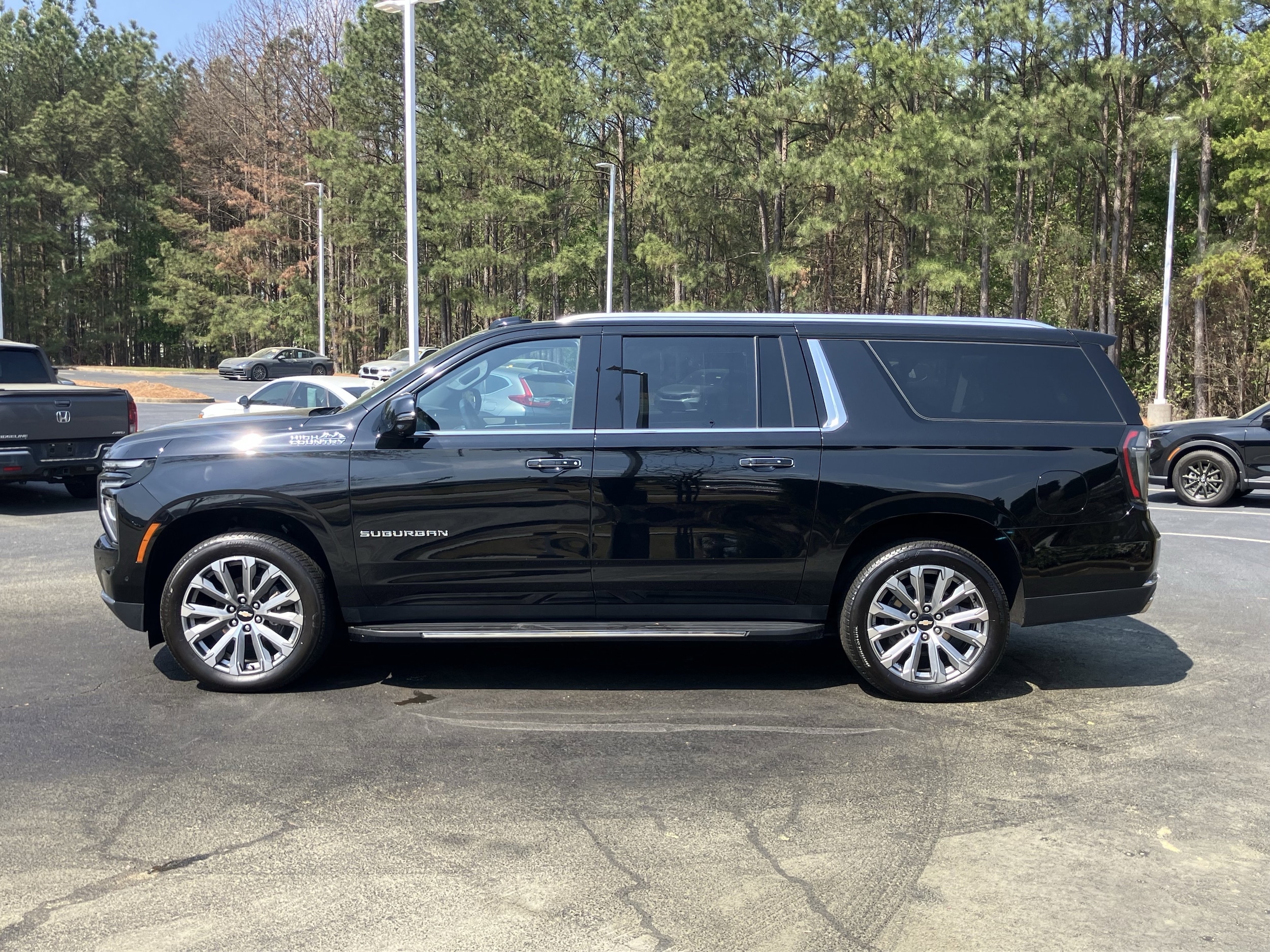 2025 Chevrolet Suburban 4WD 4dr High Country photo 5