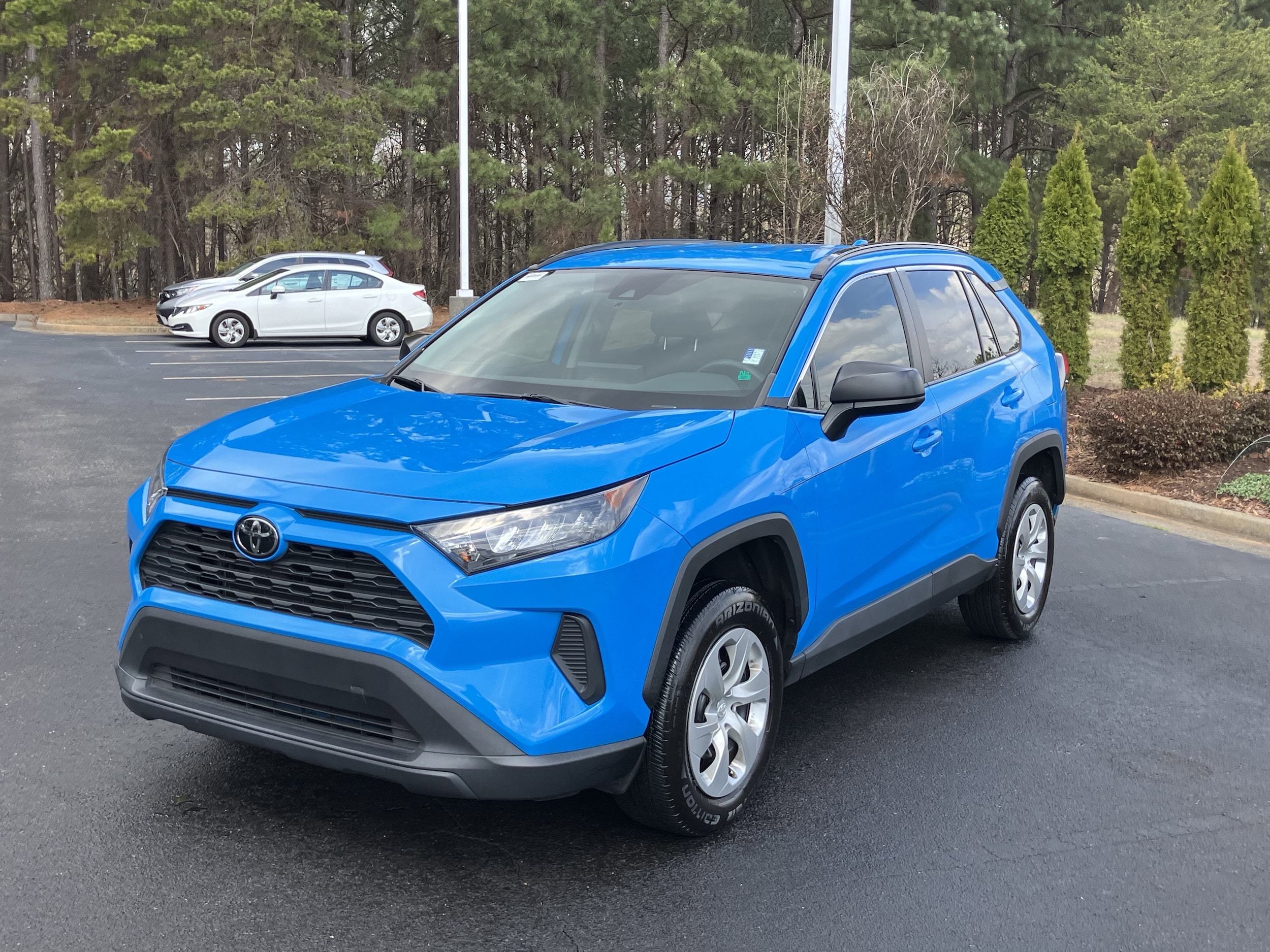 2021 Toyota RAV4 LE FWD photo 5