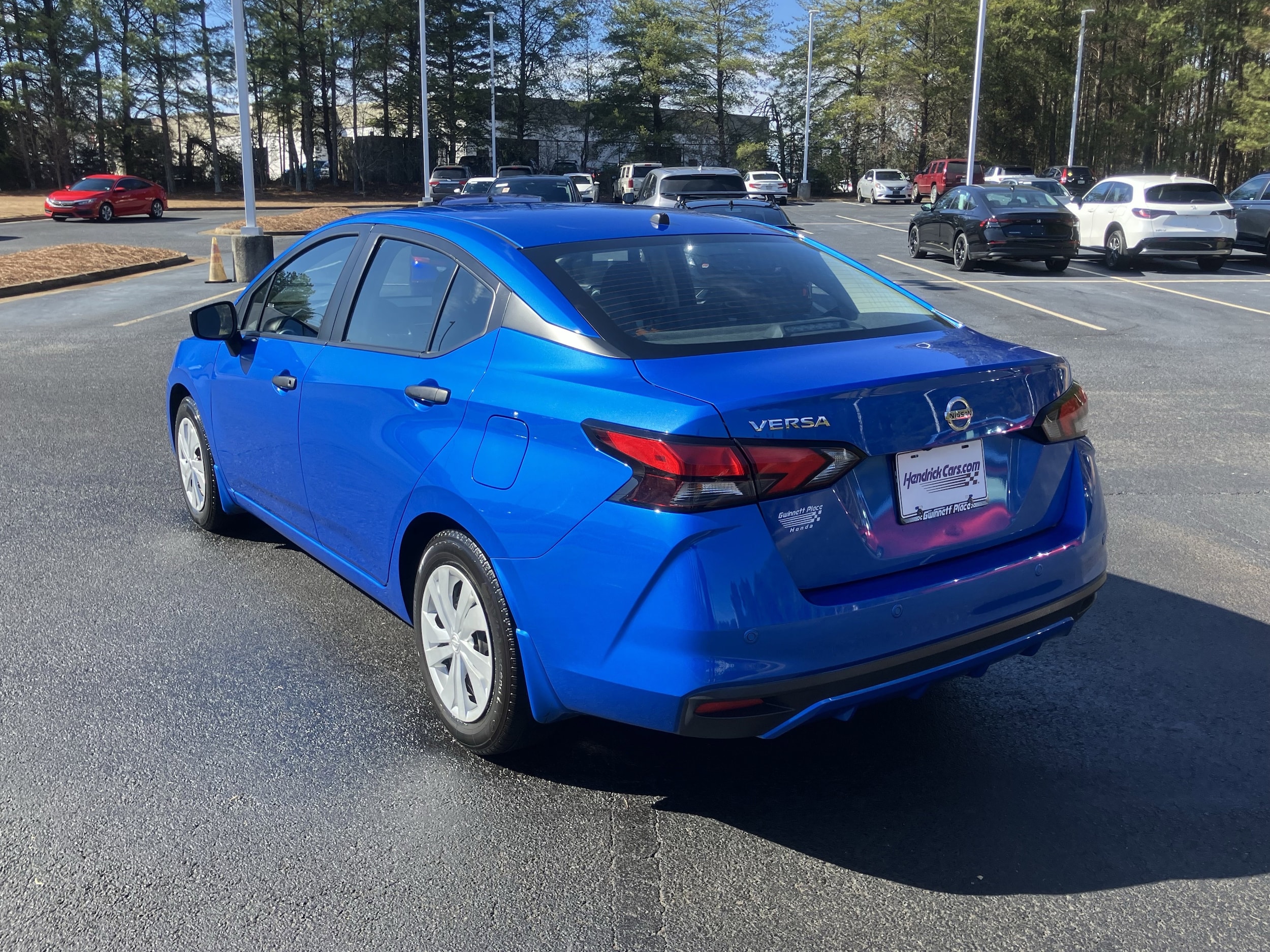 2022 Nissan Versa S Manual photo 3