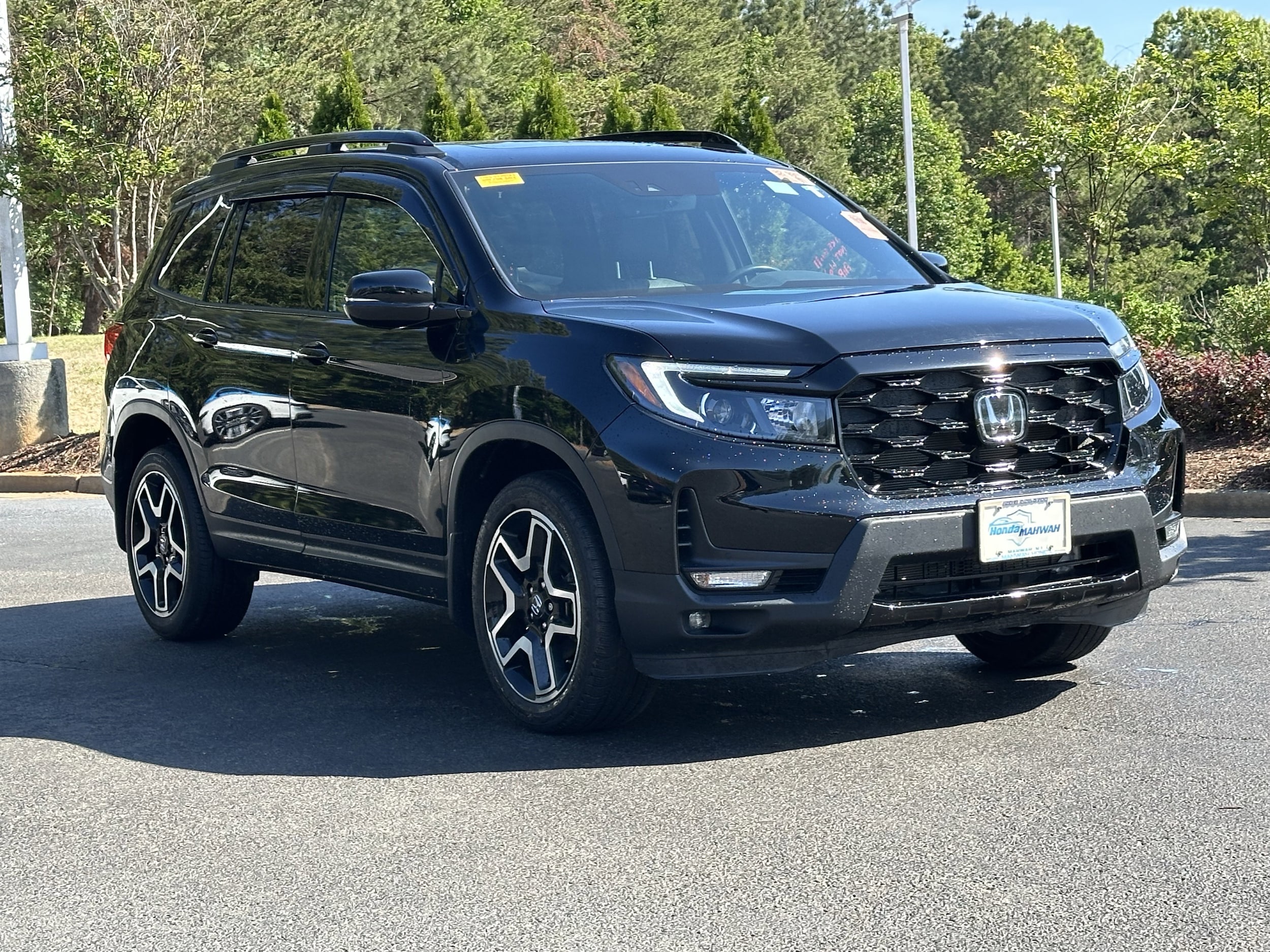 2023 Honda Passport Elite AWD photo 2