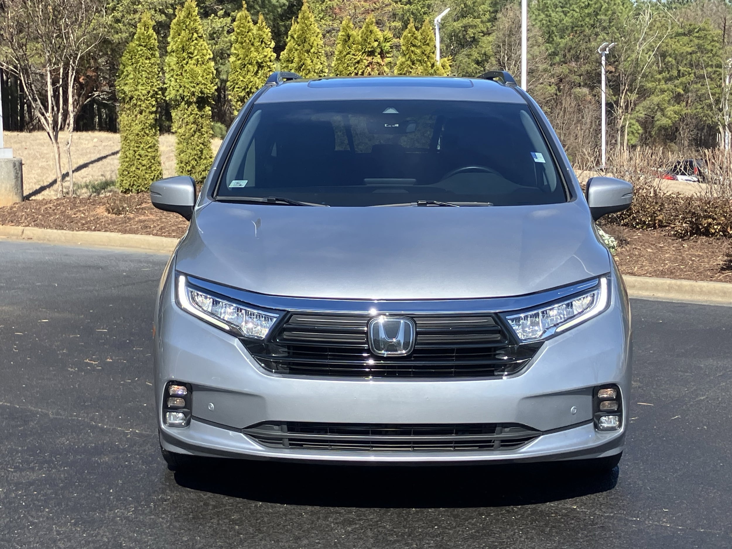 2024 Honda Odyssey Touring Auto photo 2