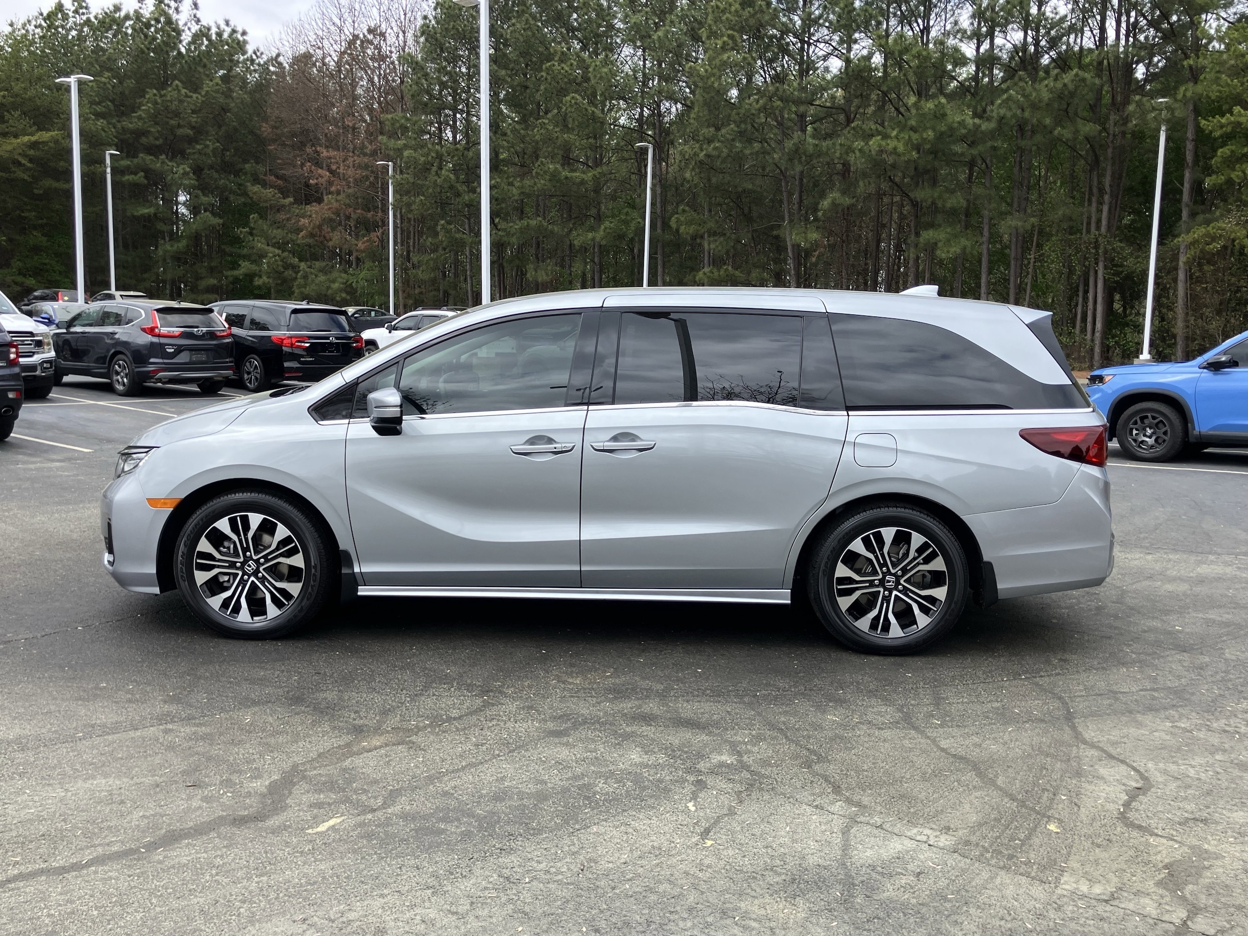 2025 Honda Odyssey Elite Auto photo 6