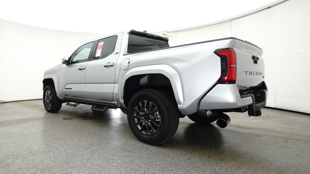 2025 Toyota Tacoma SR5 photo 3