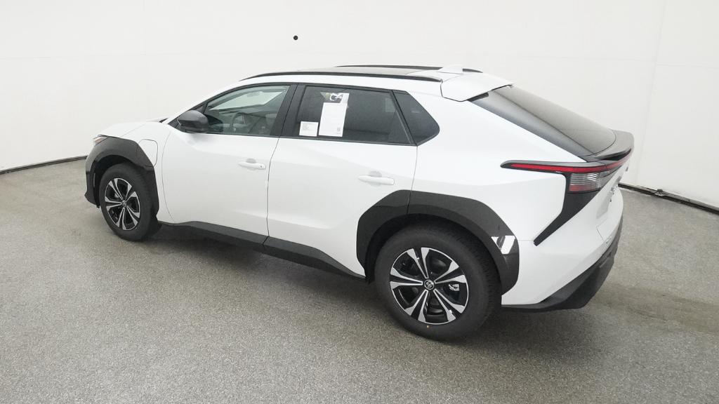 2025 Toyota bZ4X XLE photo 5