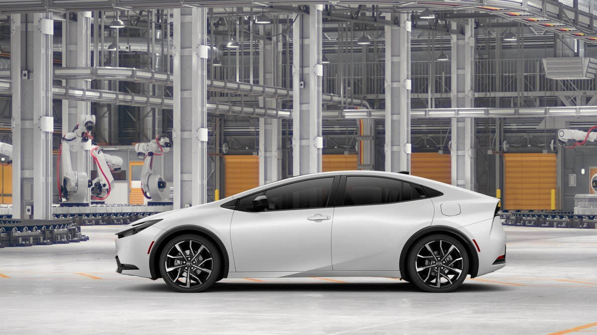 2026 Toyota Prius Plug-in Hybrid XSE photo 4