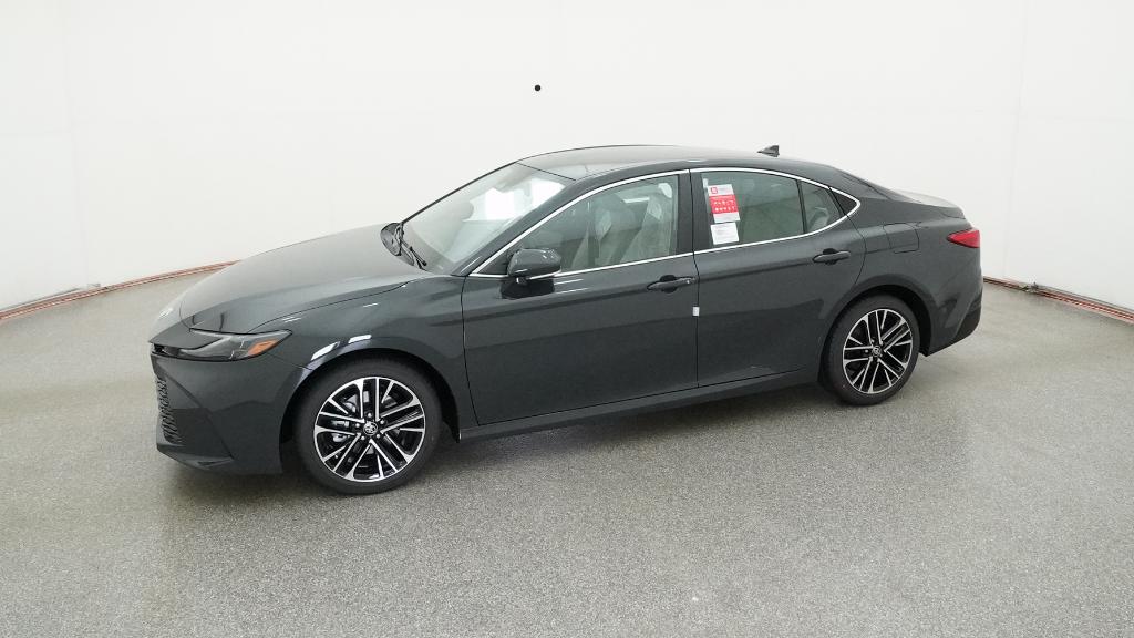 2025 Toyota Camry XLE photo 3