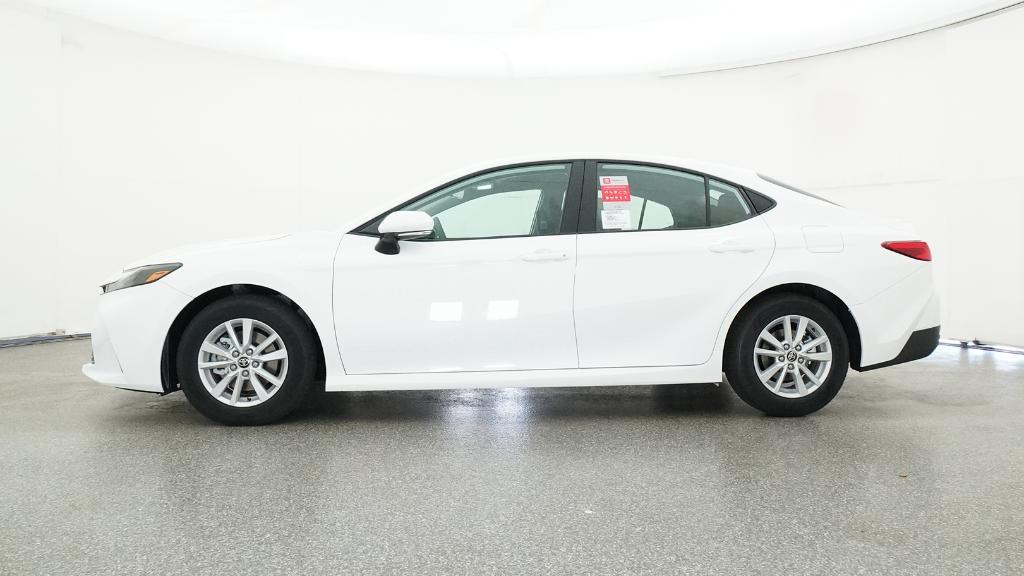 2025 Toyota Camry LE photo 10