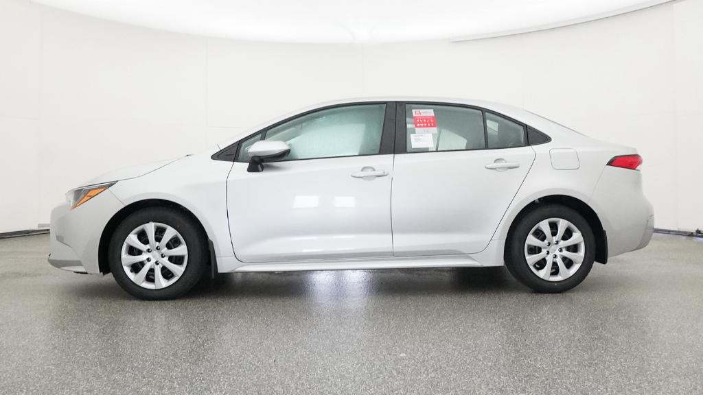 2025 Toyota Corolla LE photo 4