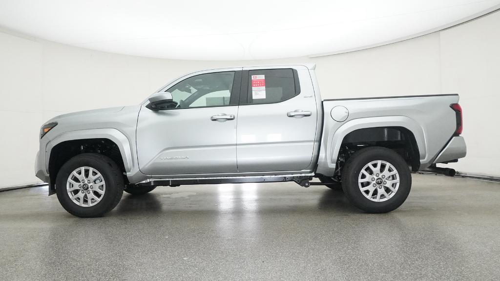 2025 Toyota Tacoma SR5 photo 3