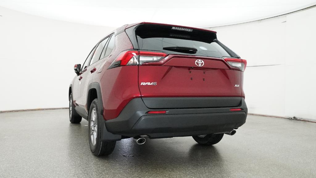 2025 Toyota RAV4 XLE photo 3