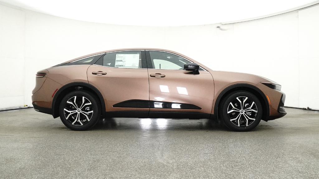 2026 Toyota Crown XLE photo 8