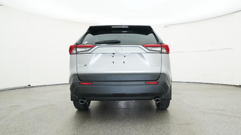 2025 Toyota RAV4 XLE photo 3
