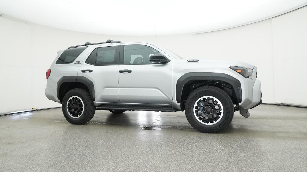 2025 Toyota 4Runner TRD Off-Road photo 2