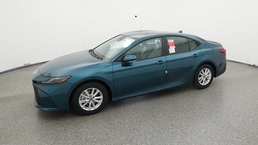2025 Toyota Camry LE photo 6