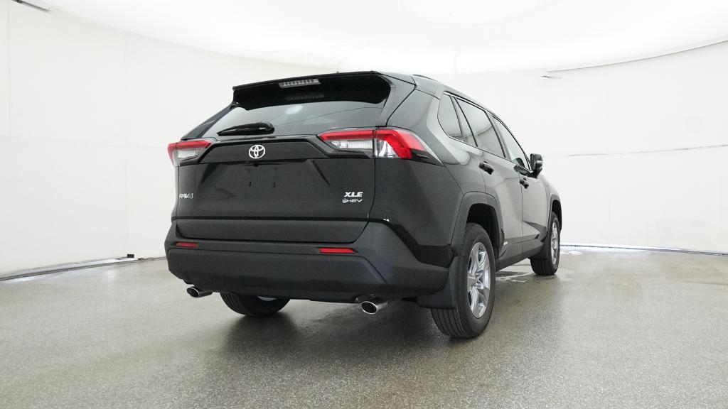 2025 Toyota RAV4 Hybrid XLE photo 2