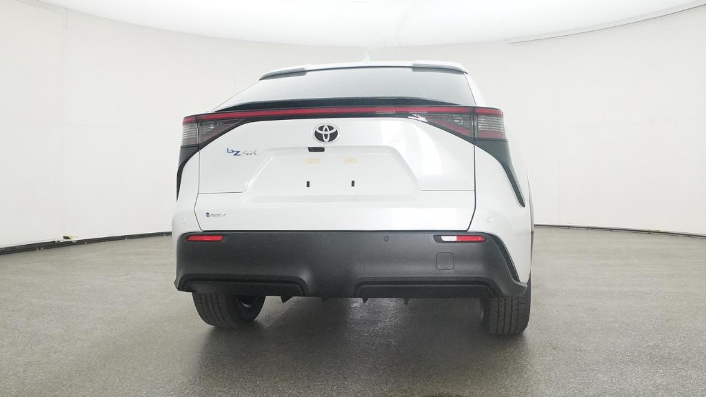 2025 Toyota bZ4X XLE photo 8