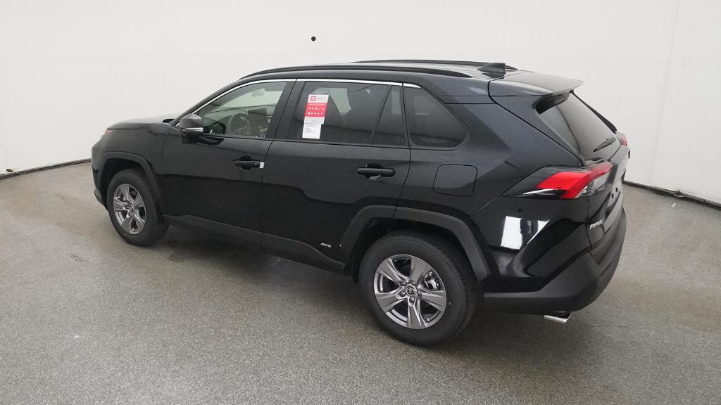 2025 Toyota RAV4 Hybrid XLE photo 3