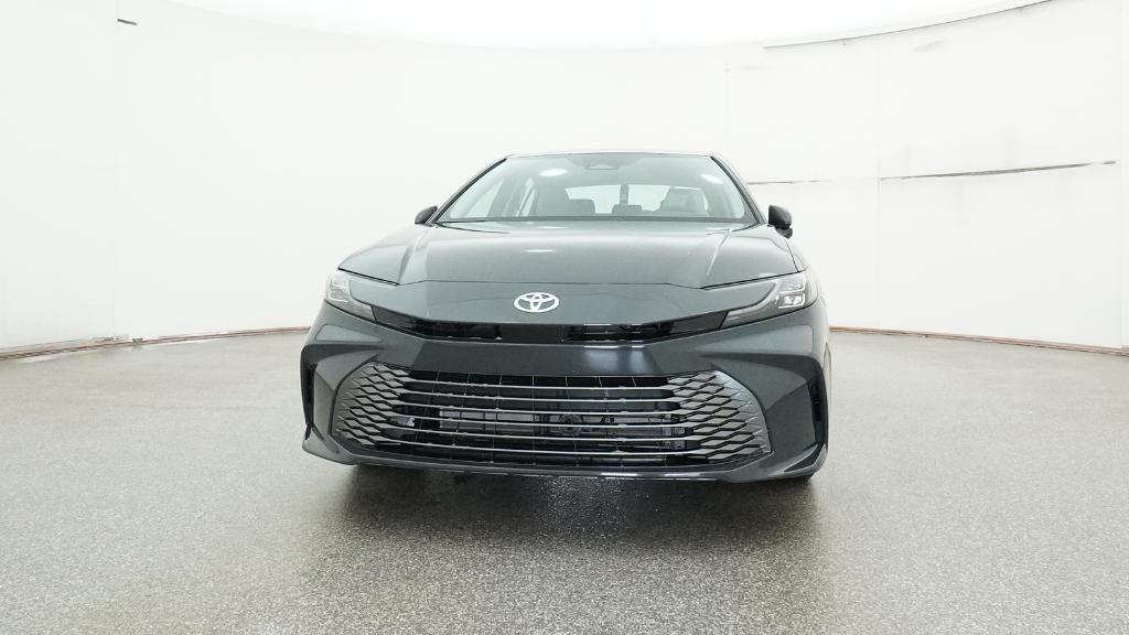 2025 Toyota Camry XLE photo 3