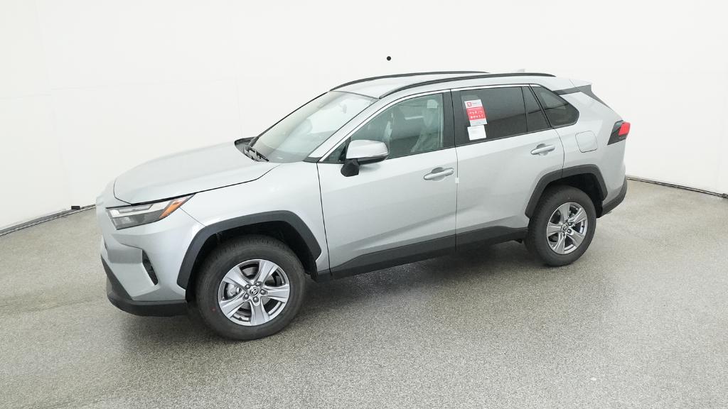 2025 Toyota RAV4 XLE photo 15
