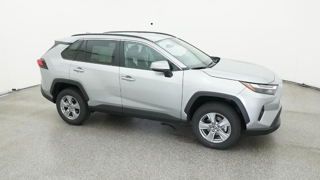 2025 Toyota RAV4 XLE photo 6