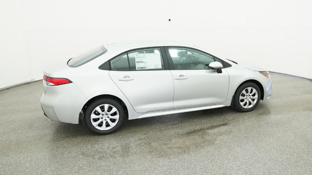 2025 Toyota Corolla LE photo 4