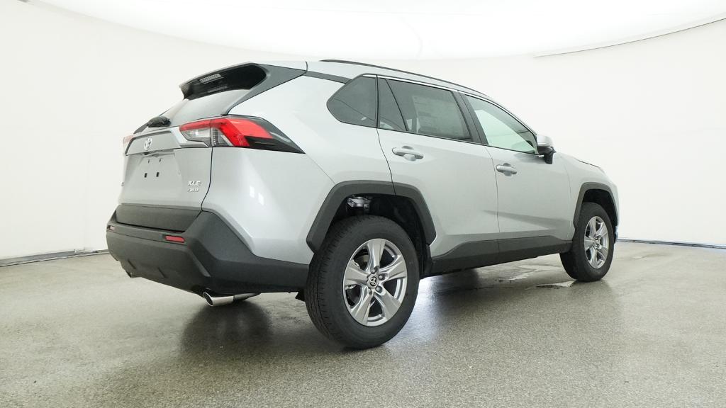 2025 Toyota RAV4 XLE photo 10