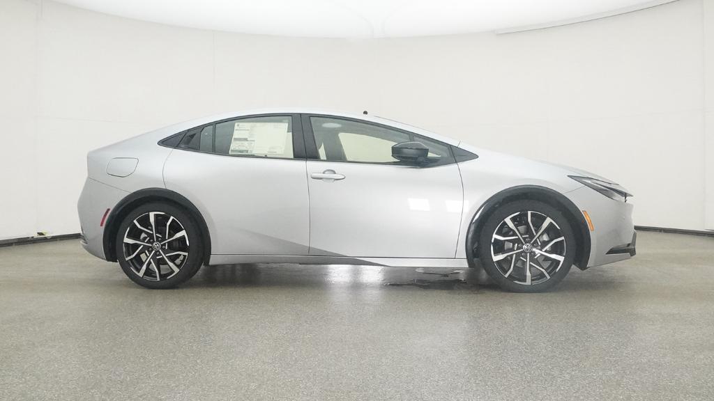 2026 Toyota Prius XSE Plug-in Hybrid photo 3