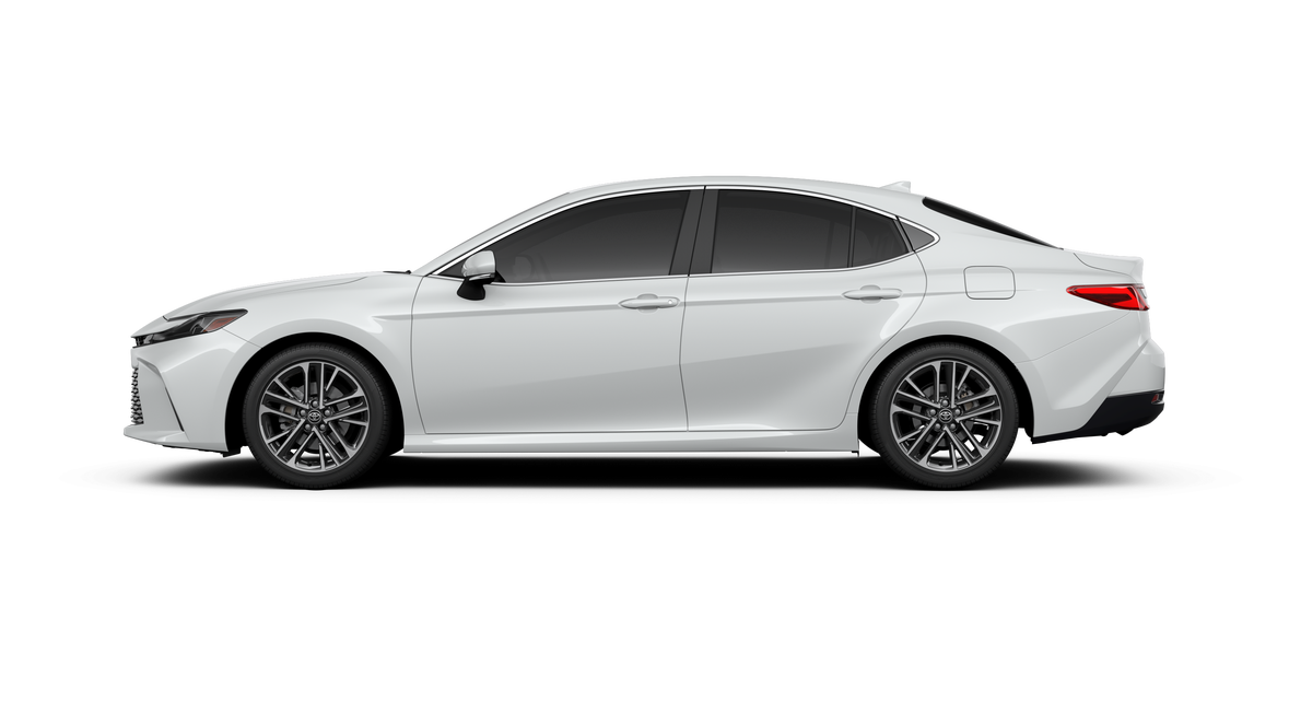 2025 Toyota Camry XLE photo 3