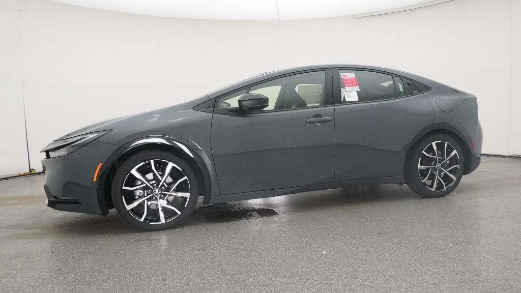 2026 Toyota Prius Plug-in Hybrid XSE photo 12