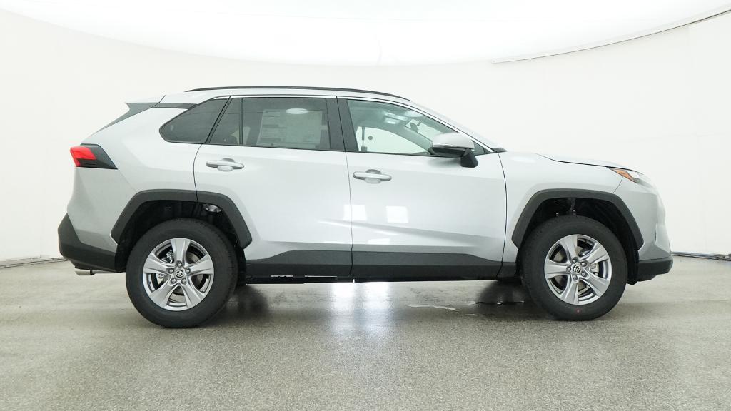 2025 Toyota RAV4 XLE photo 35